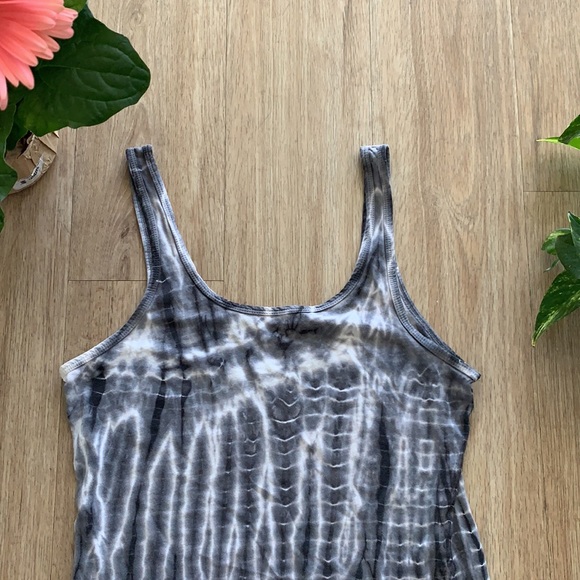 Stranded Tank - Picture 4 of 7